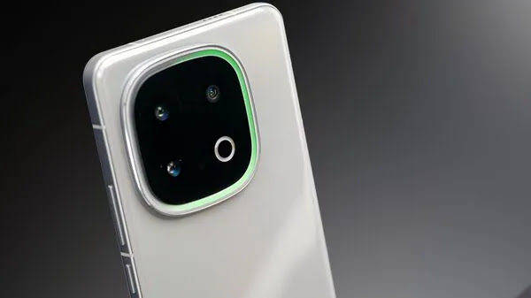 On December 3, iQOO 13 is scheduled to debut in India. Everything you need to know about the pre-offer price leak