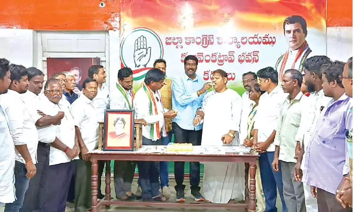 Priyanka Gandhi’s birthday celebrated In kurnool